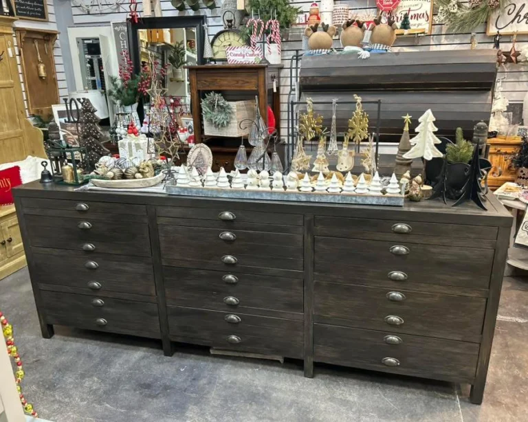 Funky Junk In The Store 01